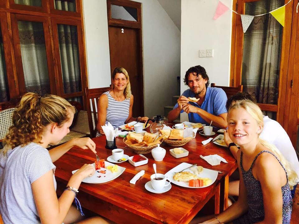 פולונרואה Sanctuary Cove Guest House מראה חיצוני תמונה